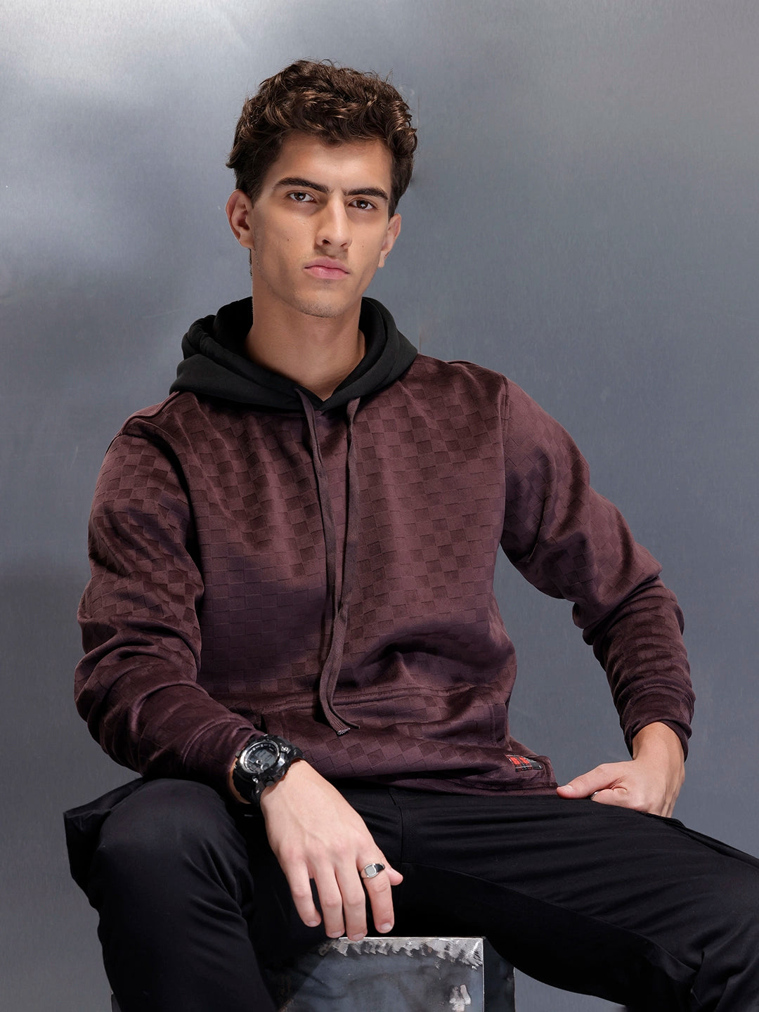 Velvet-finish Check-texture hoodie | Wine – Wrogn