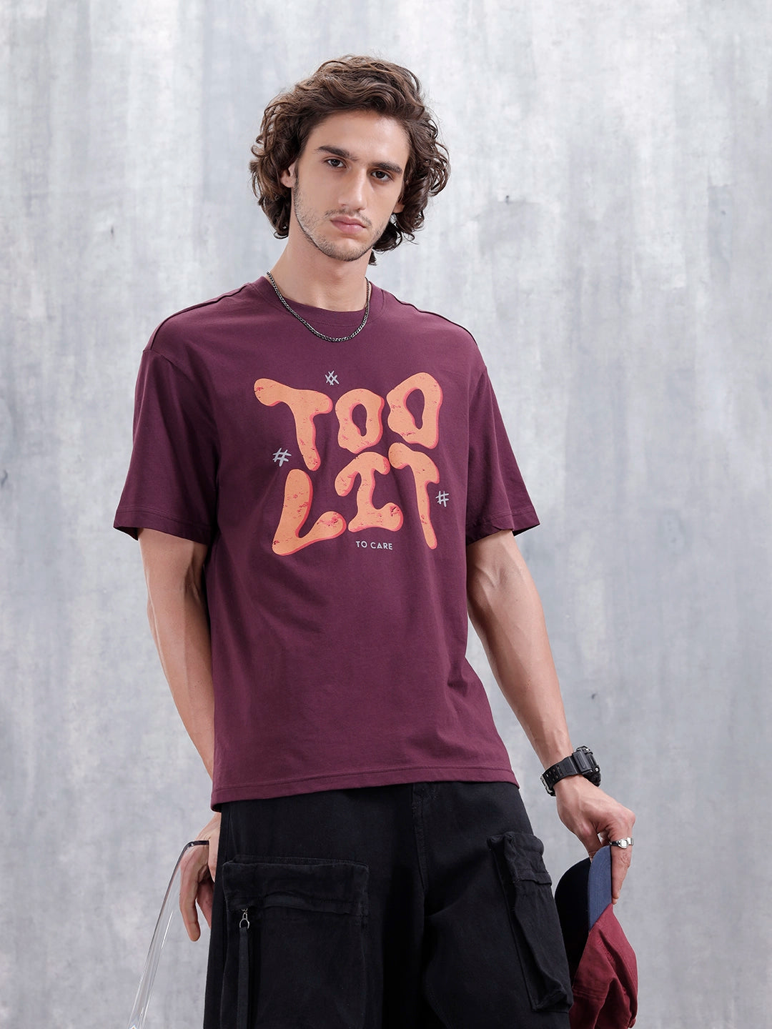 Casual Men Oversized Fit Tee With Graphic | Maroon