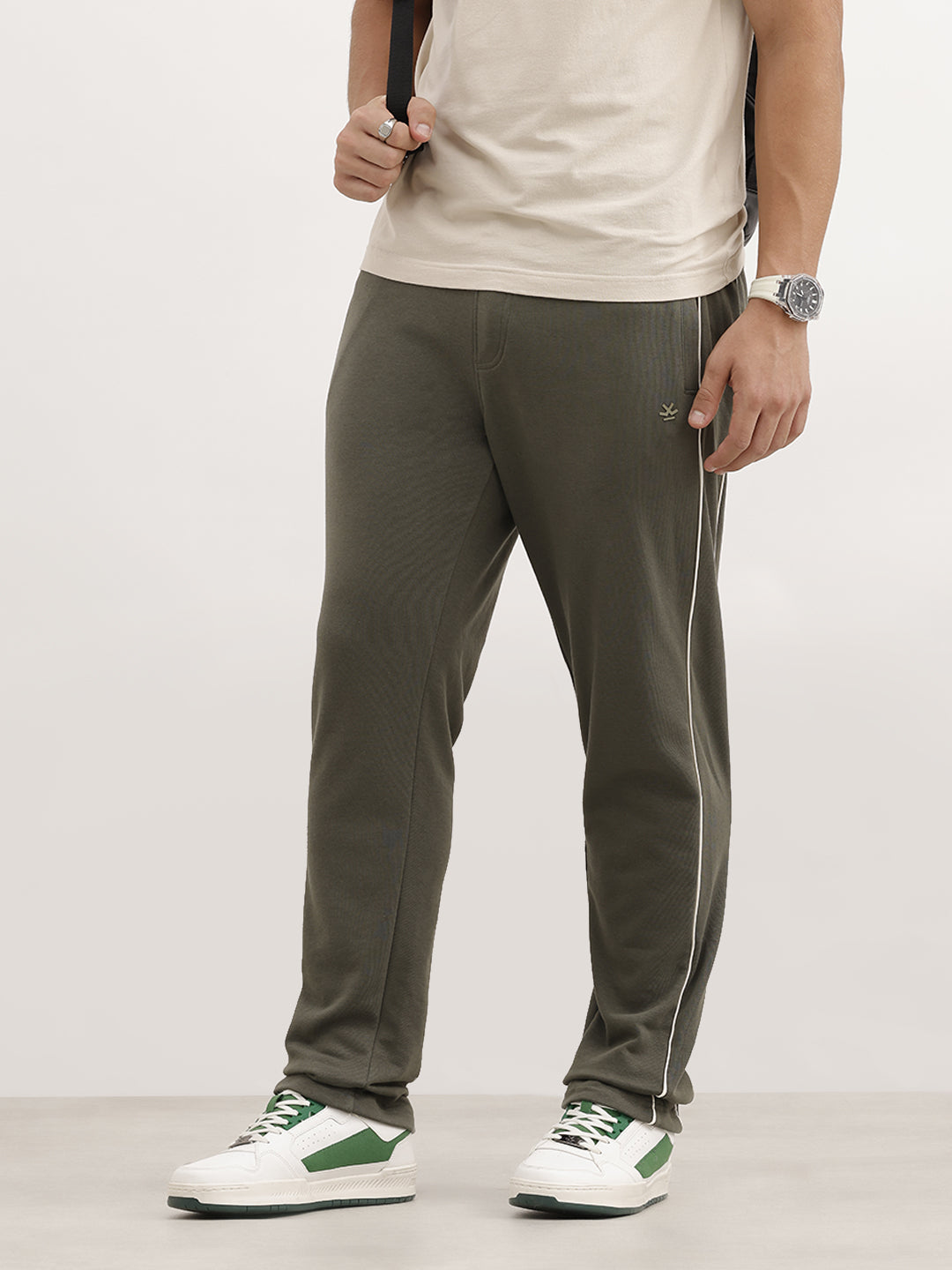 Solid Regular Fit Jogger | Olive