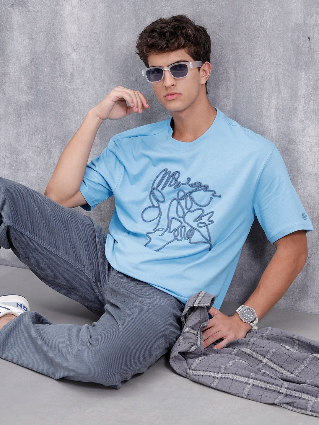Casual Men Oversized Fit Tee With Cord Detailing | Blue