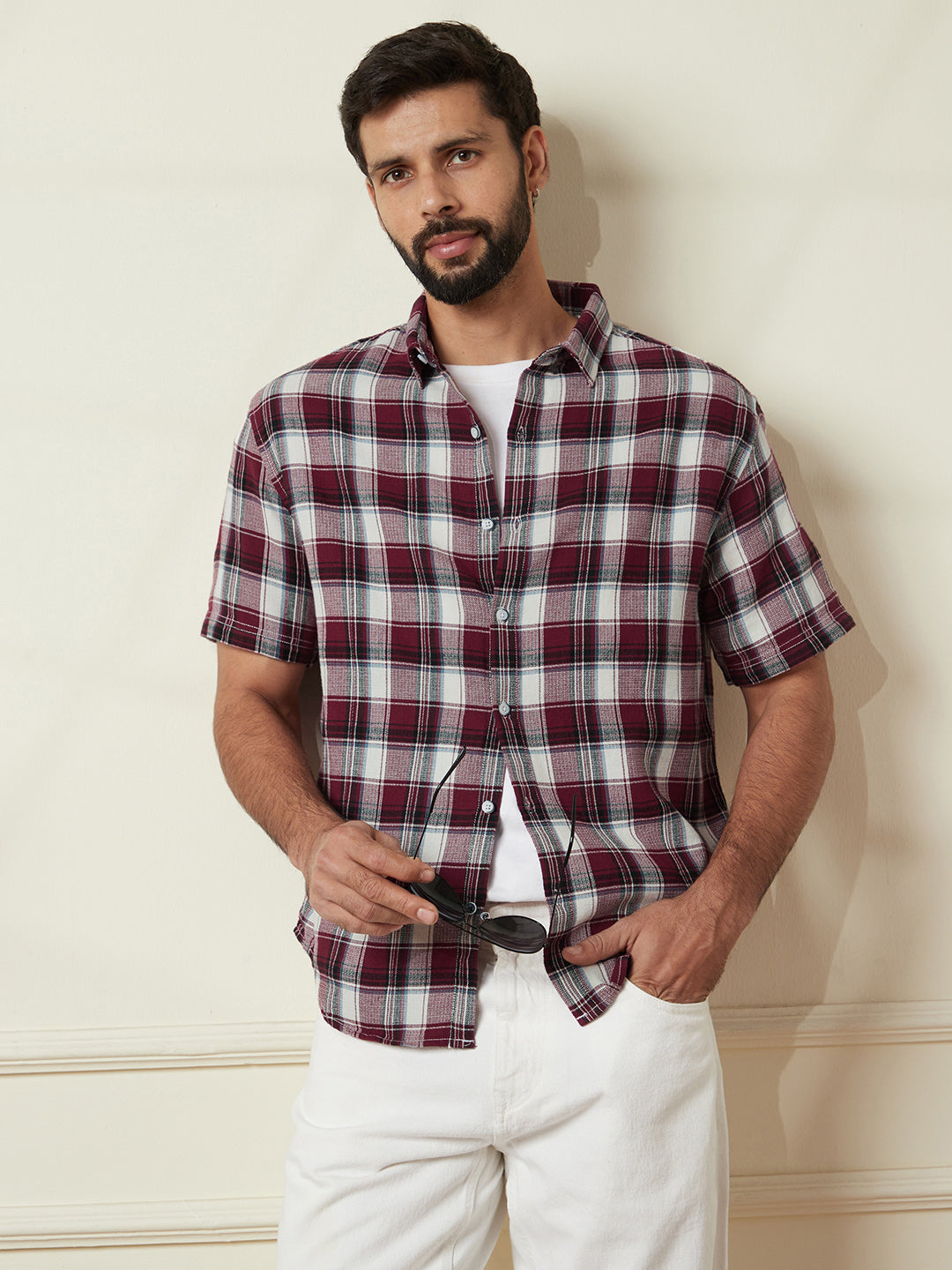 Checked Comfort Fit Shirt in Maroon