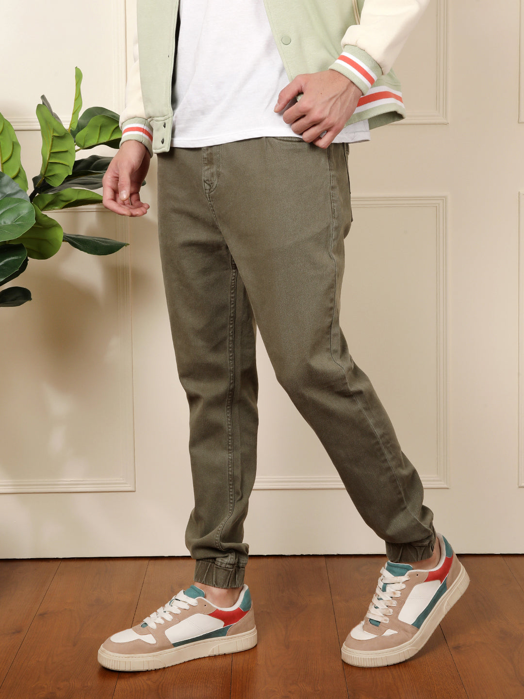 Jogger Fit Denim Jeans in Olive