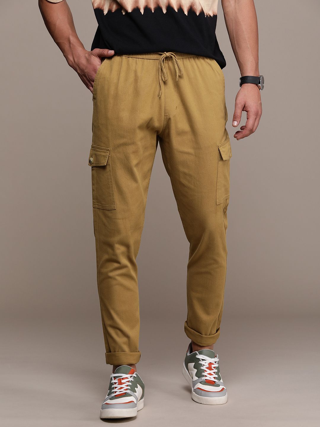 Khaki Solid Mid-Rise Cargo Trousers