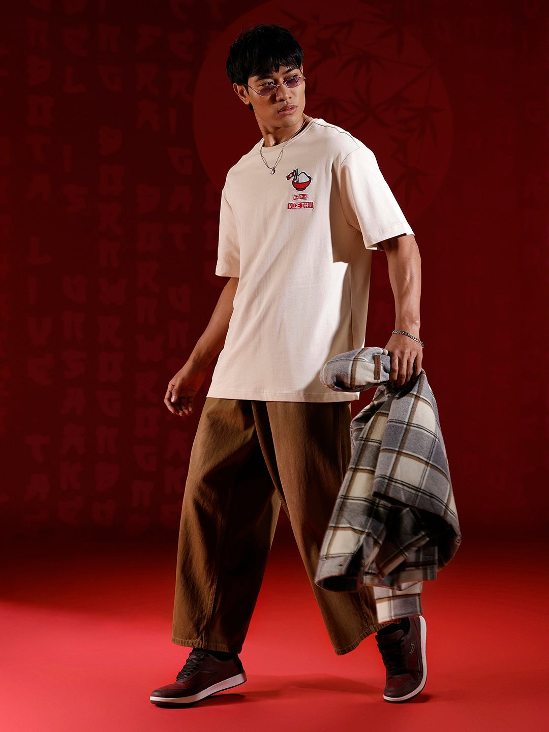 Playful ramen embroidered oversized tshirt | Beige