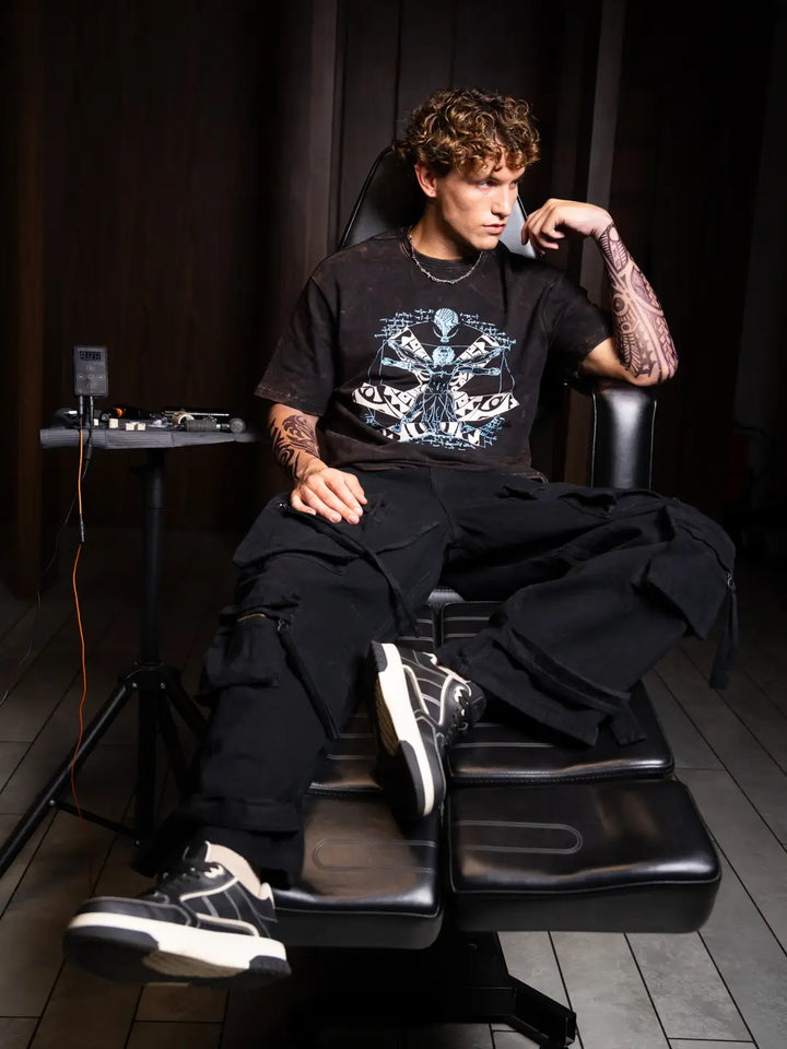 Wrogn X Aliens - The Vitruvian Man | Black T-Shirt