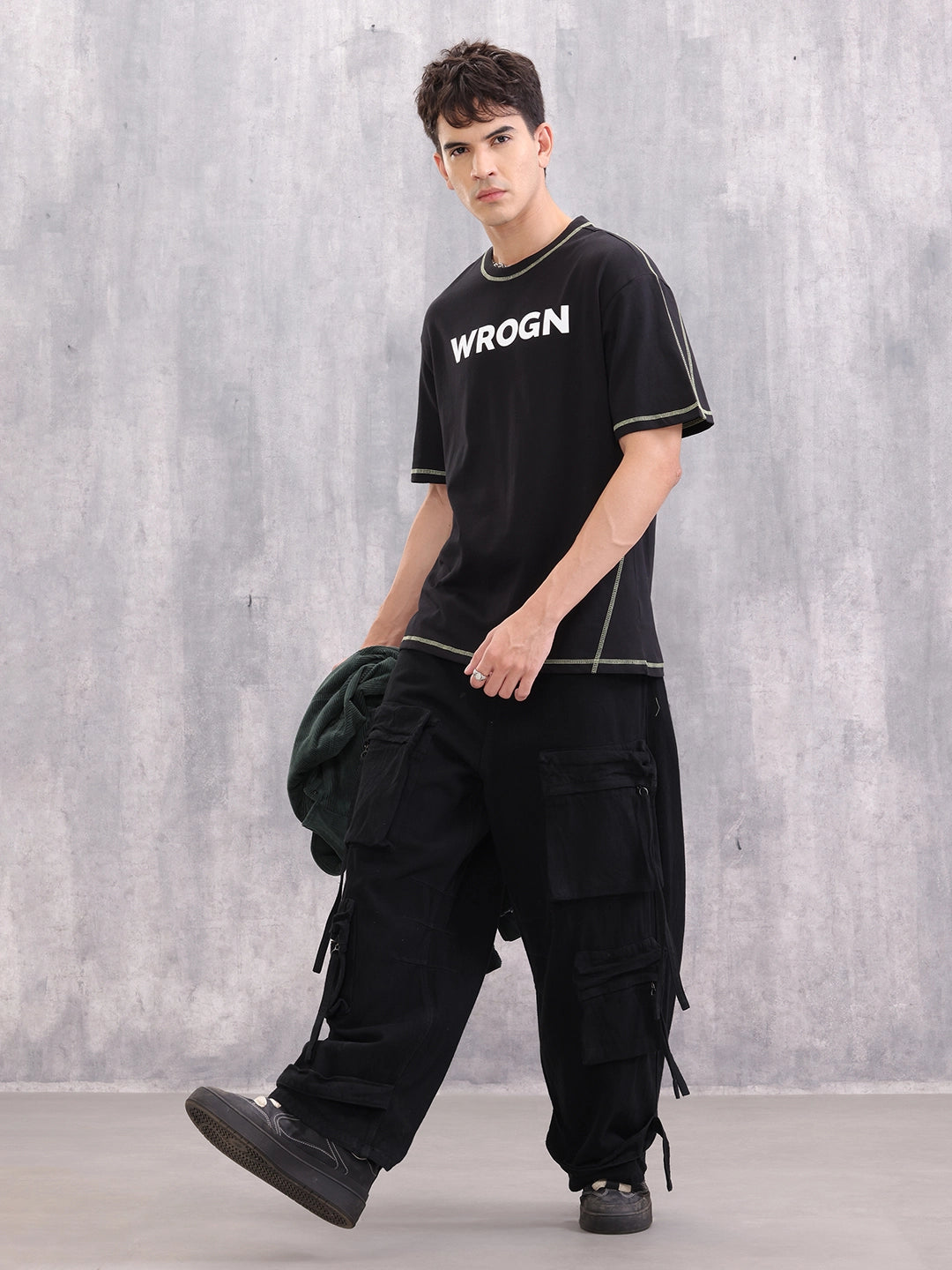 Contrast Detail Oversize T-Shirt I Black