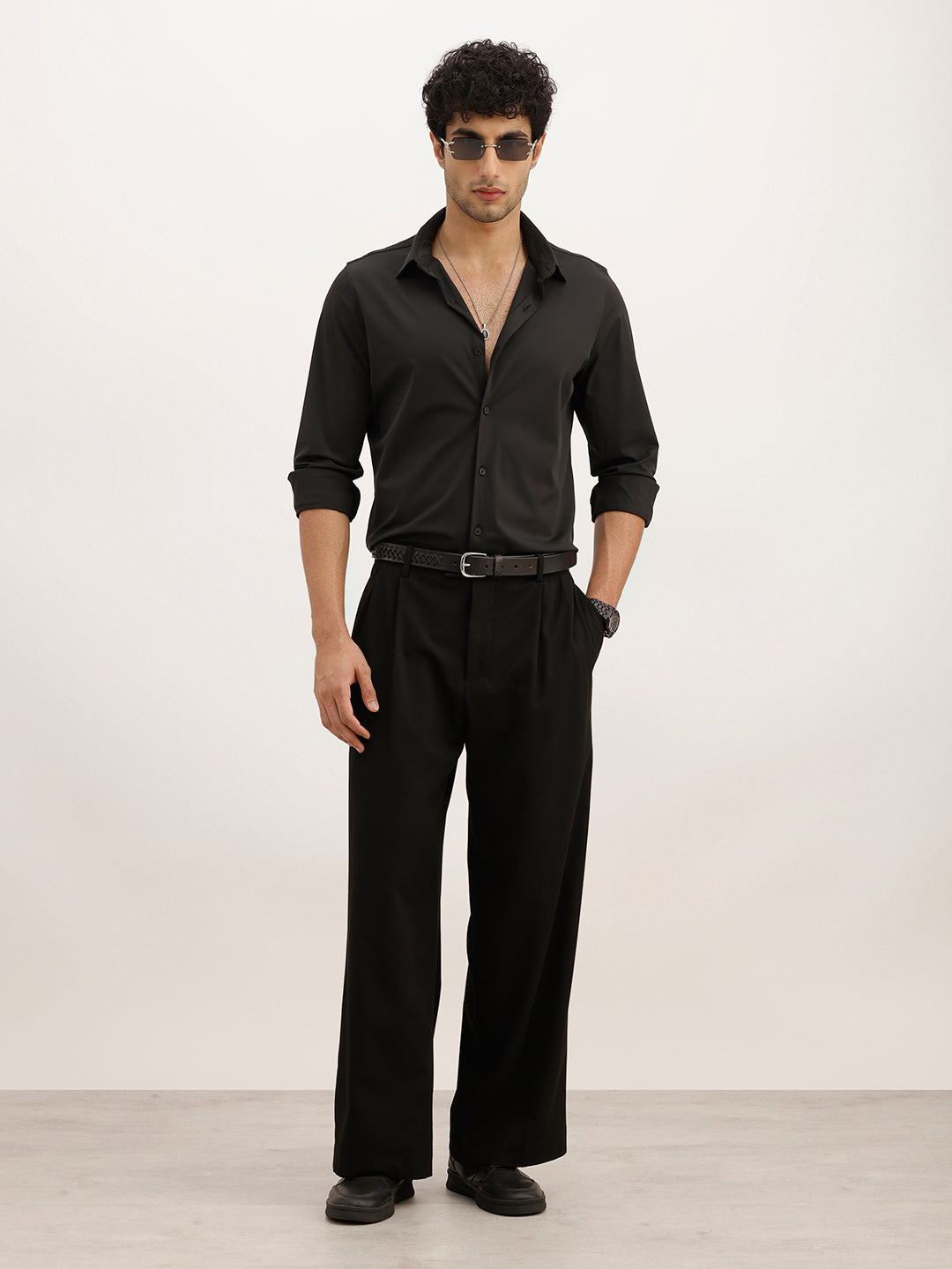Solid Slim Fit Performance Stretch Shirt | Black