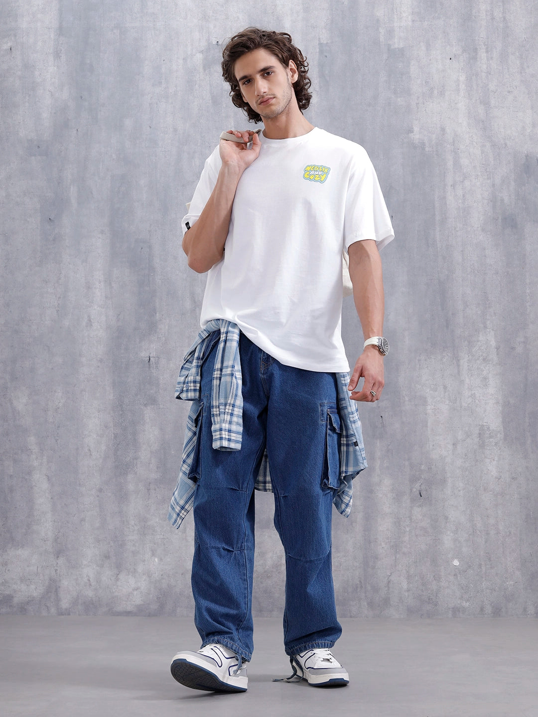 Casual Men’s Oversized T-Shirt Featuring Netflix | White