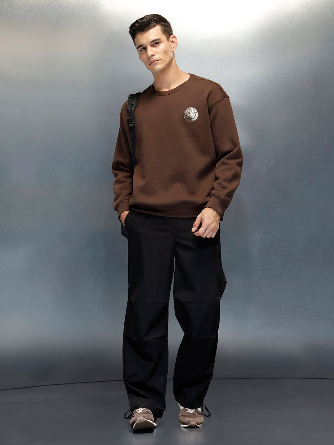 Men's loose fit trouser with draw string in the hem  | Black