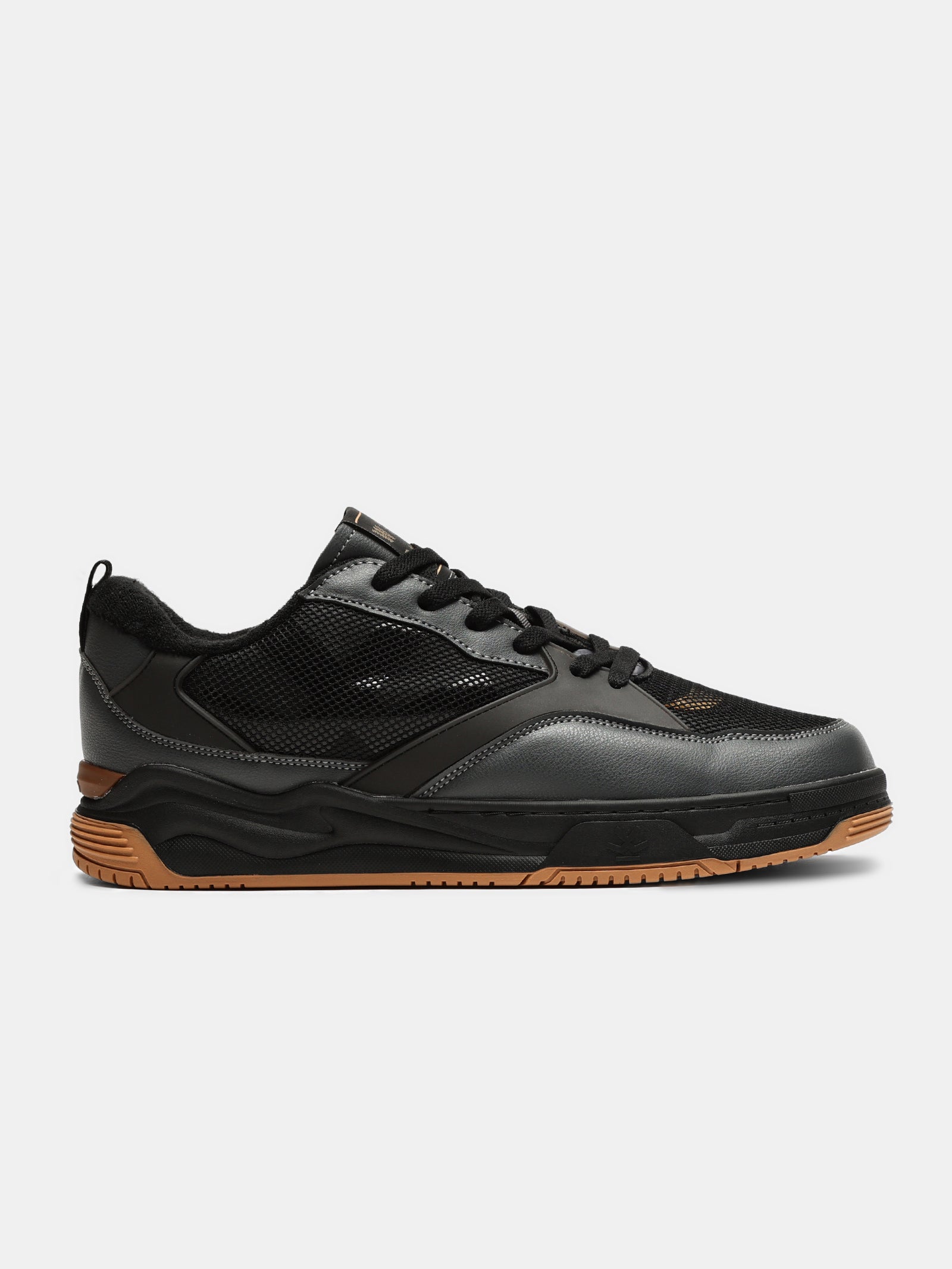 Sneakers | Manhattan Goldstrike