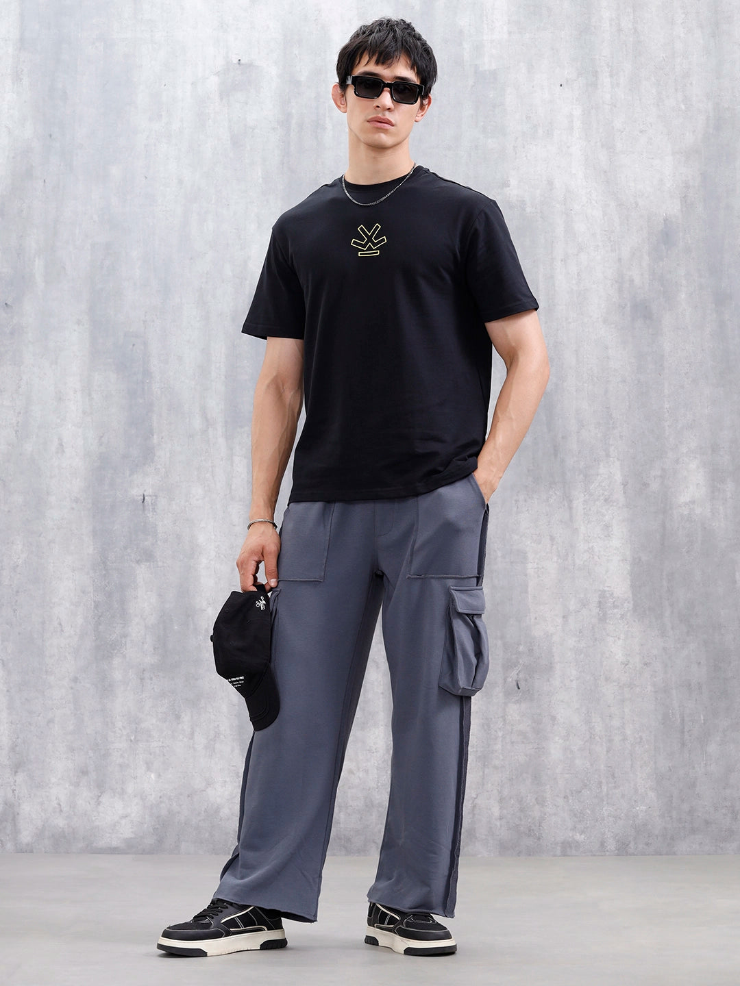 Casual Men's Graphic Tee | Black
