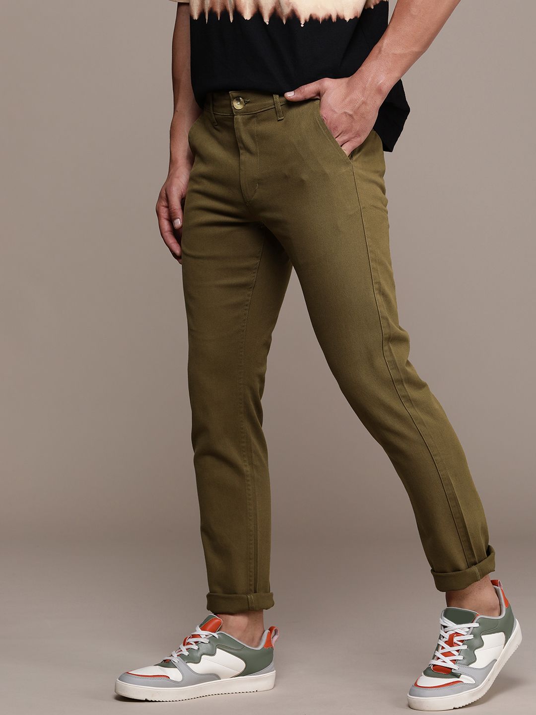 Olive Green Solid Slim Fit Chinos Trousers