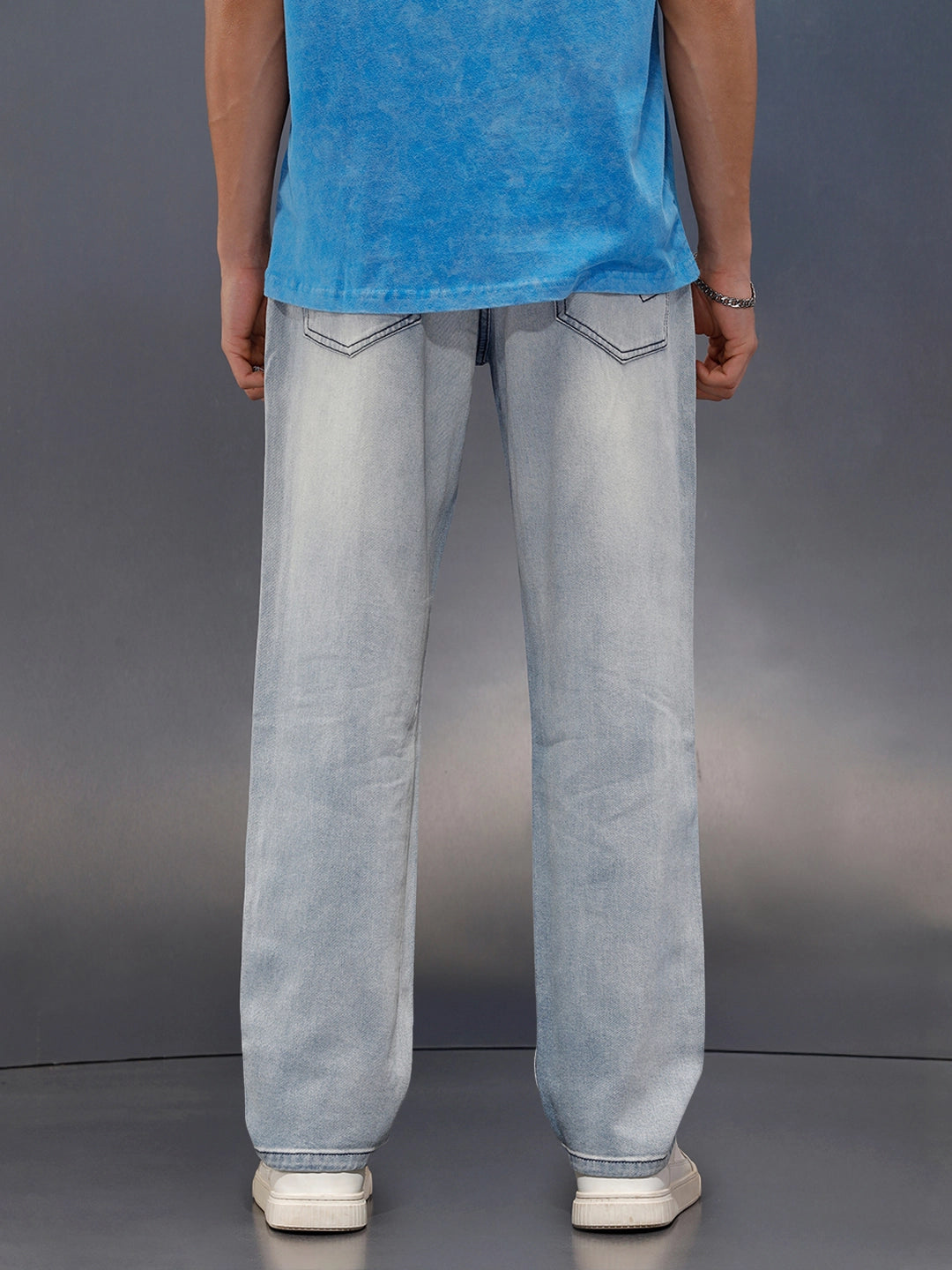 Relaxed Anti-Fit Jeans | Light Blue