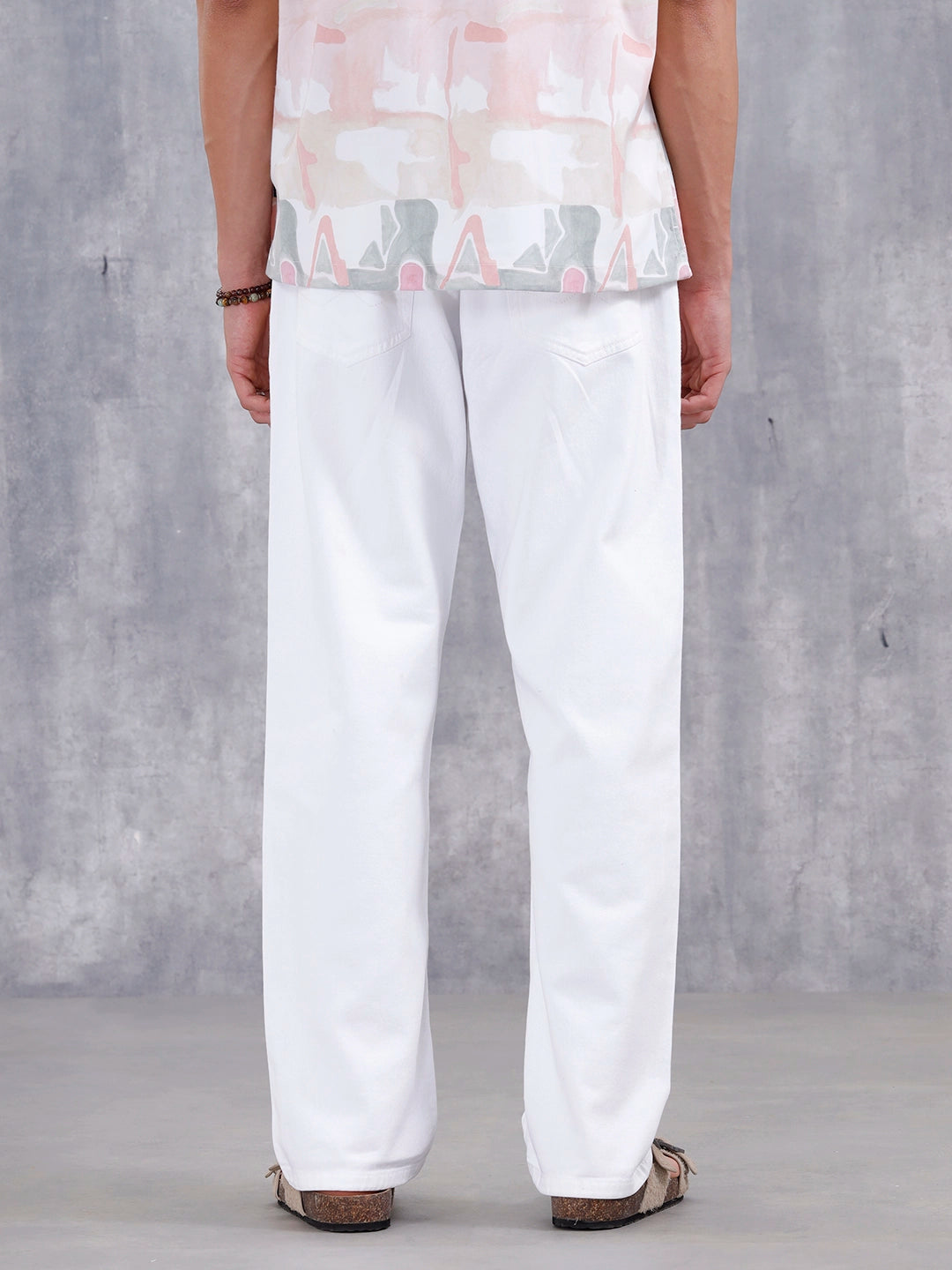 Anti-Fit Distressed Jeans | White