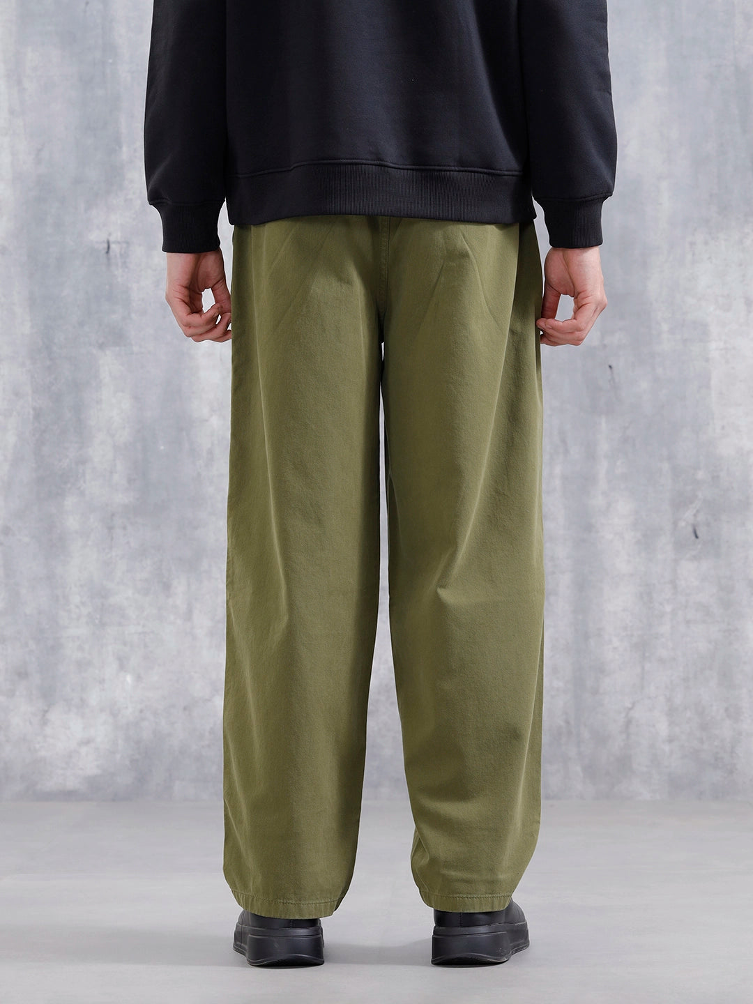 Men Loose Fit Clean Look Trouser | Olive
