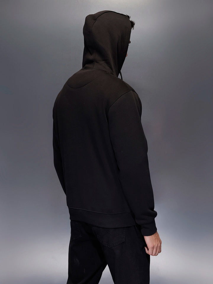 Men's comfort fit sweatshirt with contract zip and print design | Black