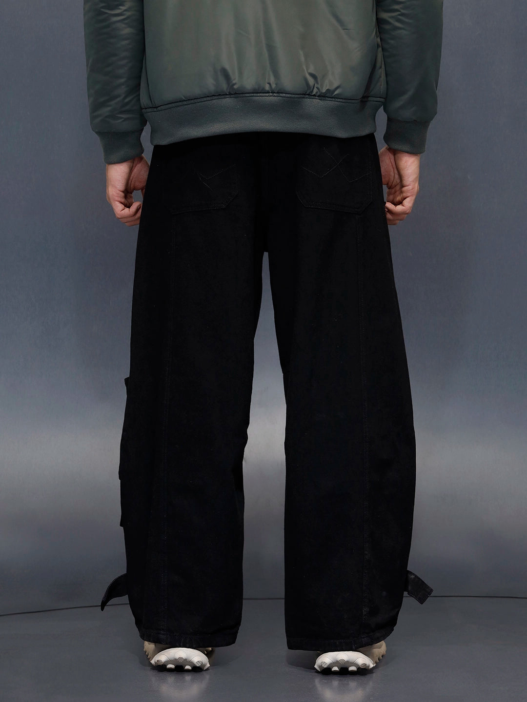 Men's Twelve Pocket Baggy Cargo  | Black