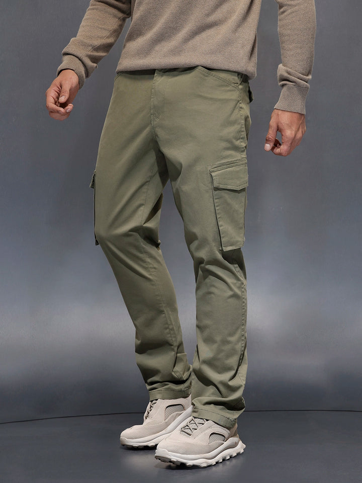 Men's straight fit trouser with cargo pockets | Olive