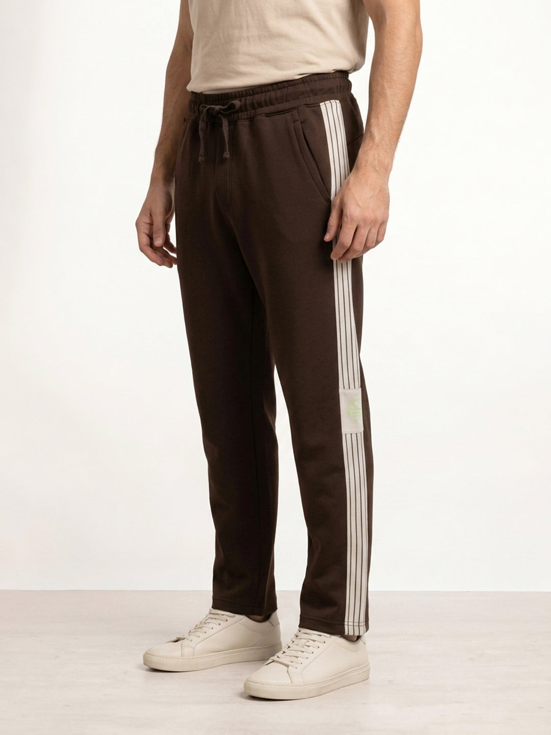 Solid Relaxed Fit Printed Jogger | Brown