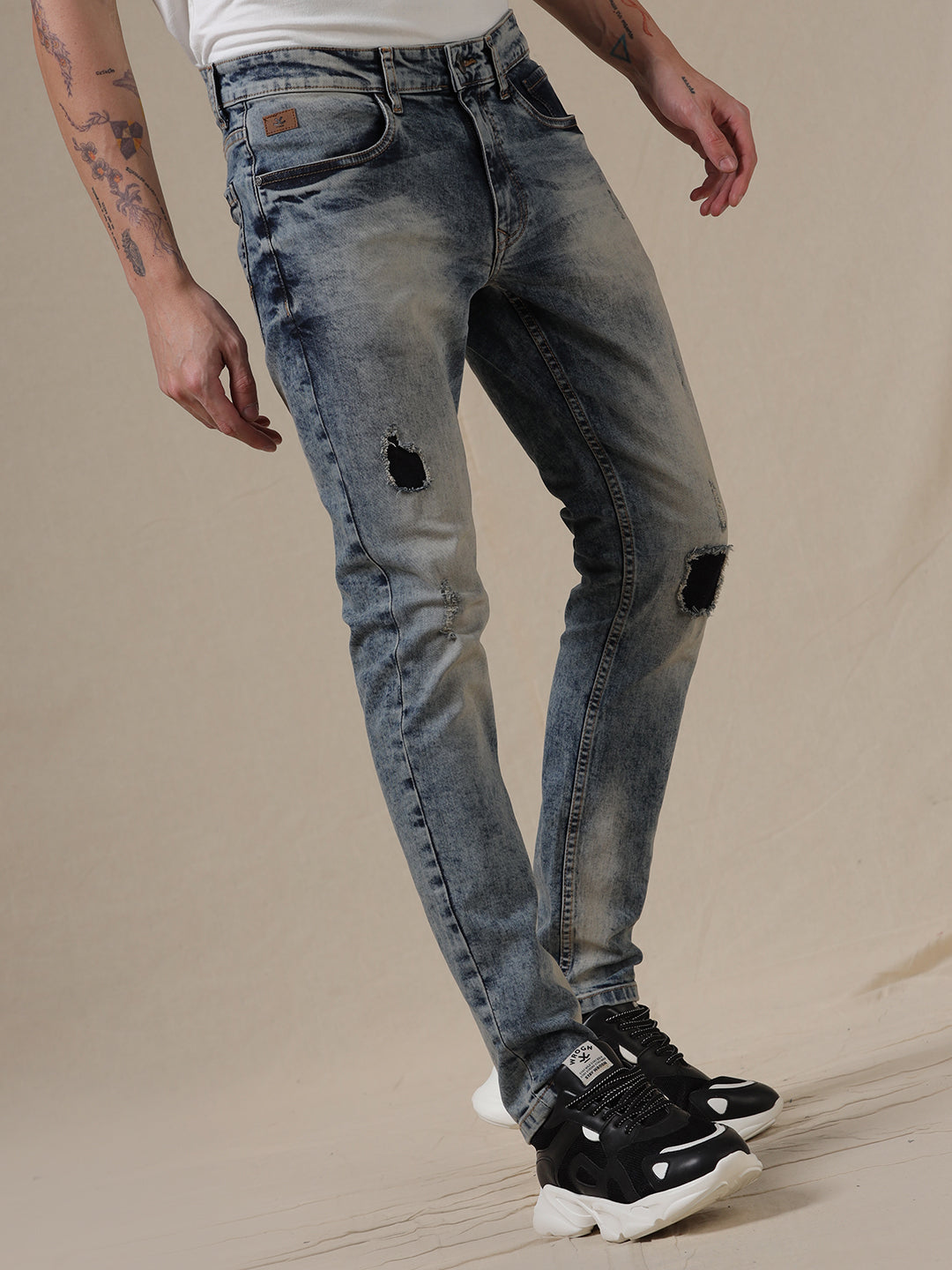 Ripped Patch Washed Jeans