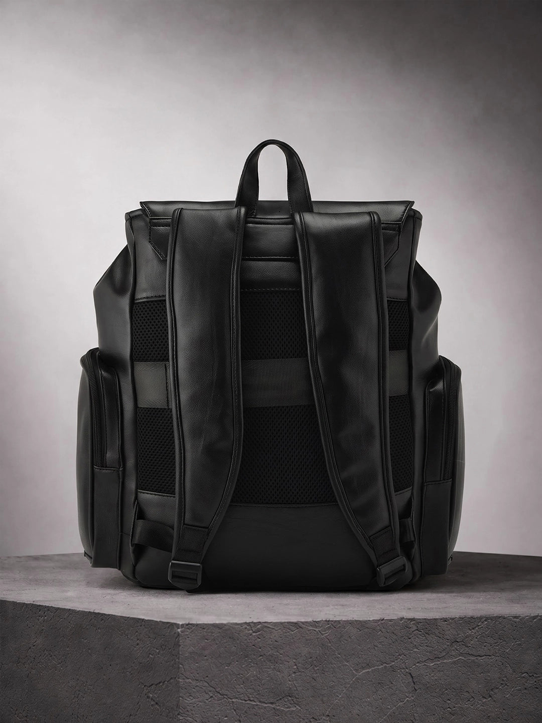 Textured Everyday Backpack | Black (30L)