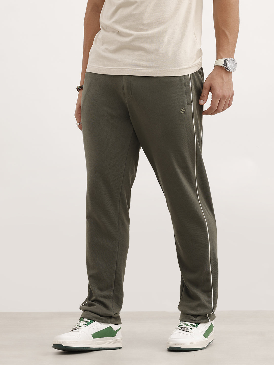 Solid Regular Fit Jogger | Olive