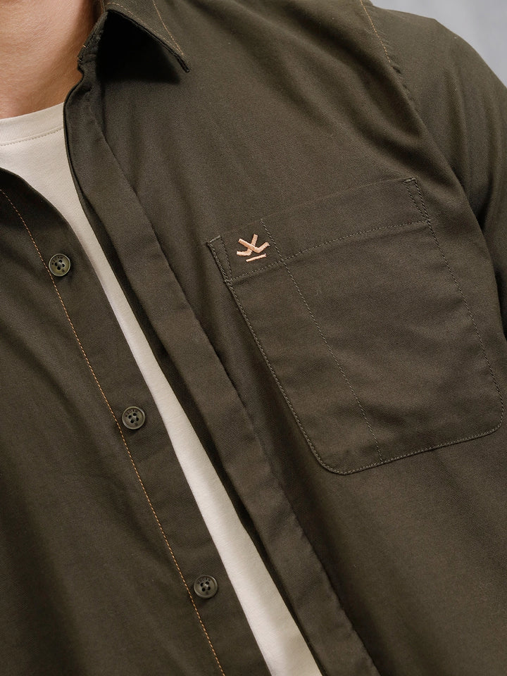 100% Cotton Enzyme Washed Regular Fit Shirt Wiht Contrast Stitch Line I Olive