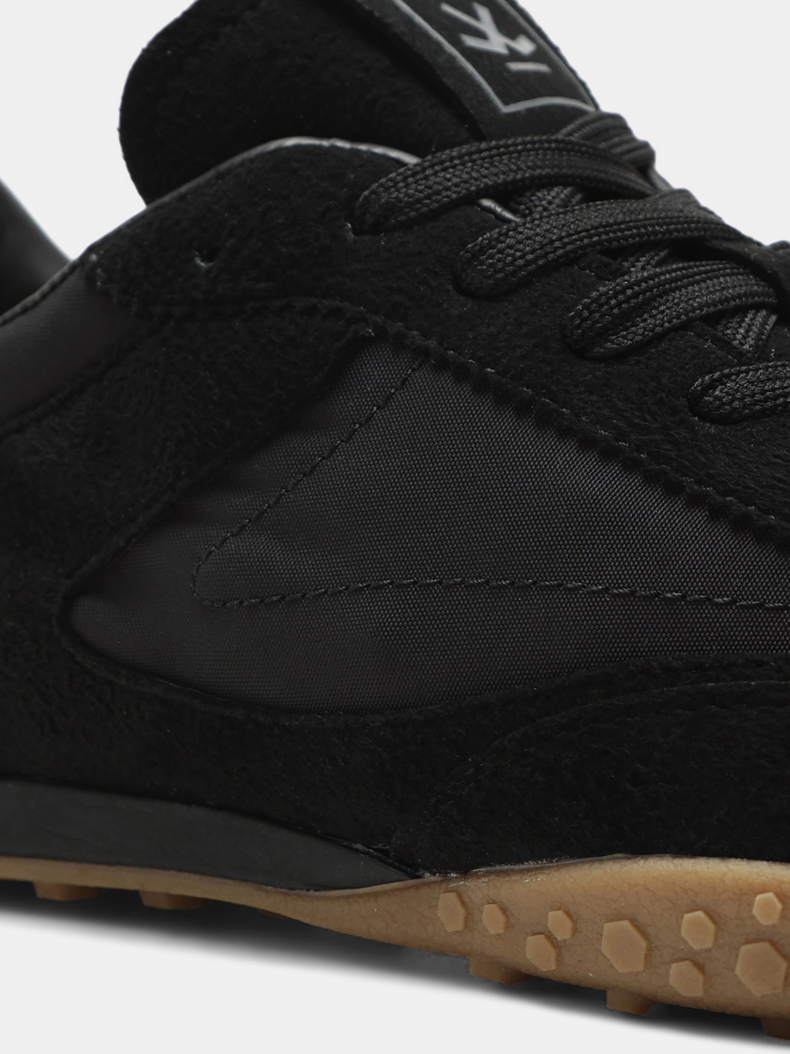 Sneakers | Stinger Eclipse