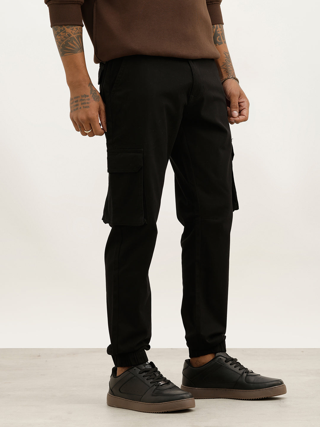 Solid Slim Fit Cargo Jogger | Black