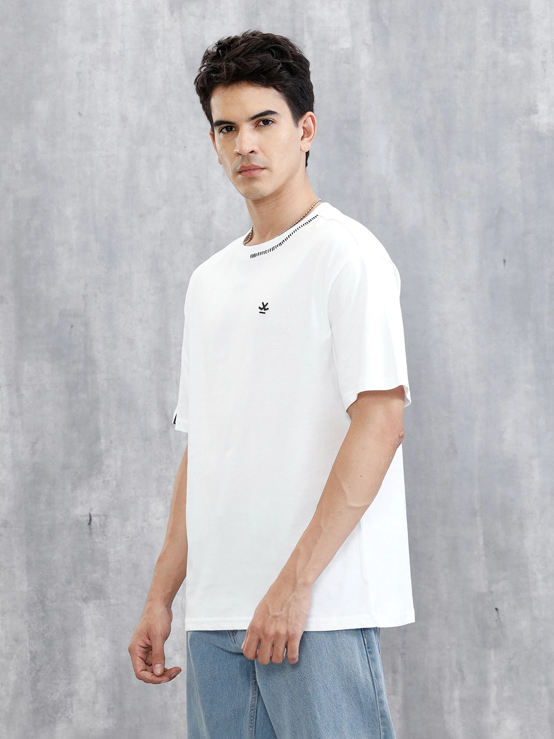 Thread Detailed Oversized T-Shirt | White