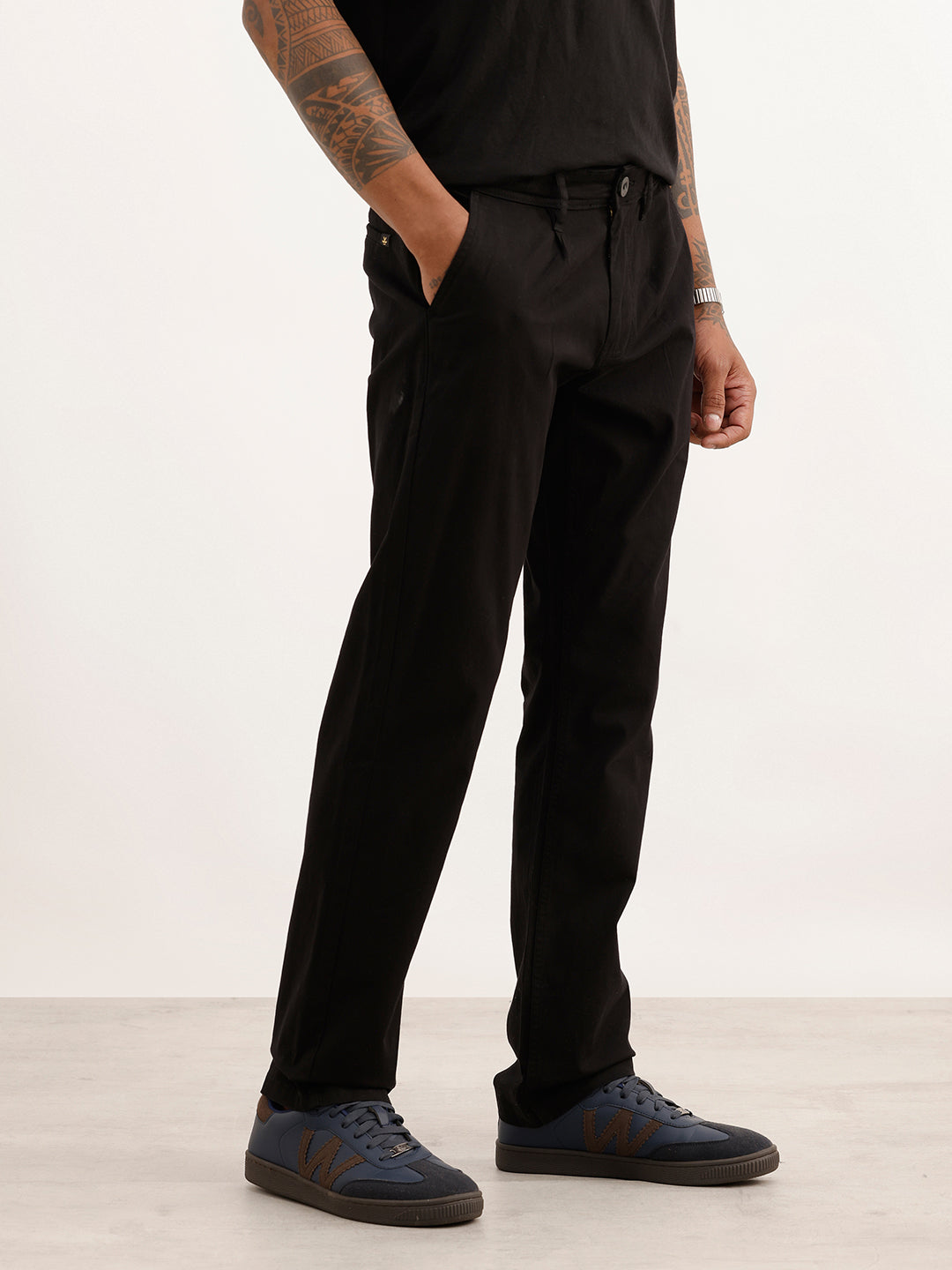 Solid Straight Fit Pleated Trouser | Black