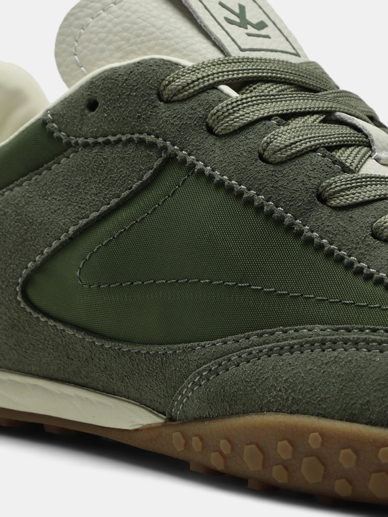 Sneakers | Stinger Basil