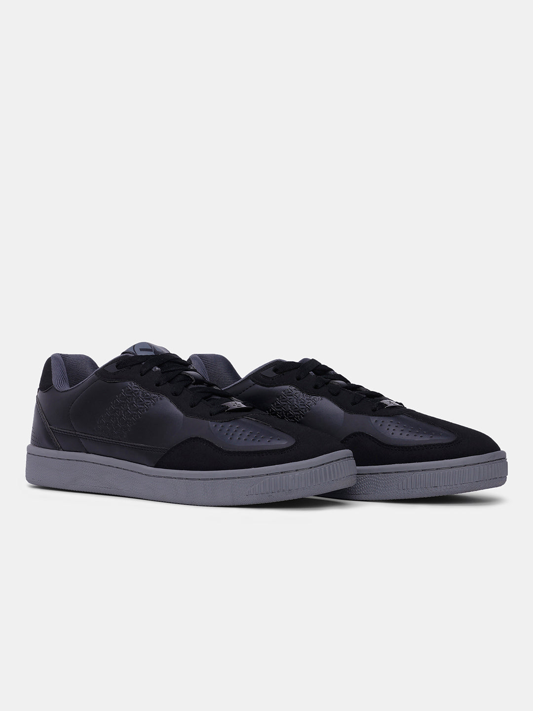 Sneakers | Sazerac Dark