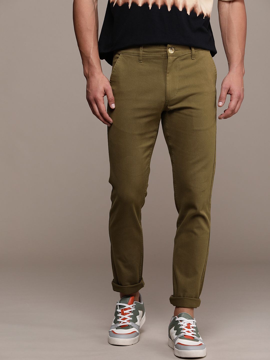 Olive Green Solid Slim Fit Chinos Trousers
