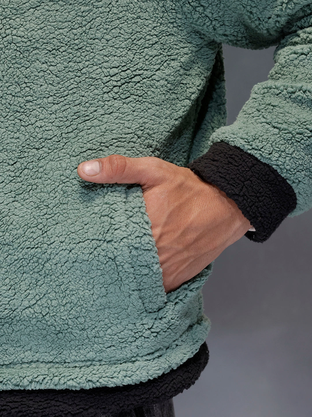 Men's casual jacket with contrast details, utility pocket and hoodie | Green