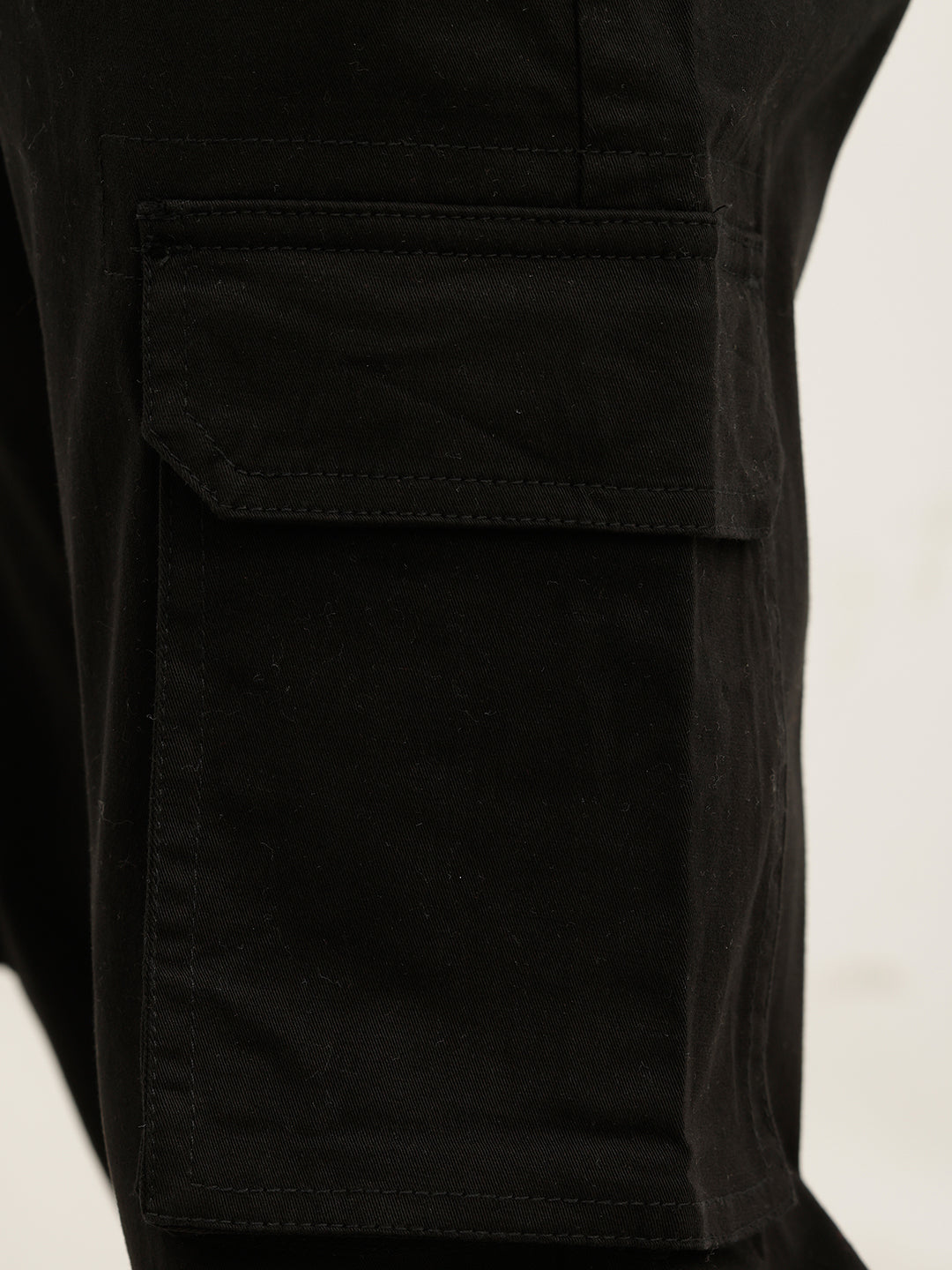 Solid Slim Fit Cargo Jogger | Black