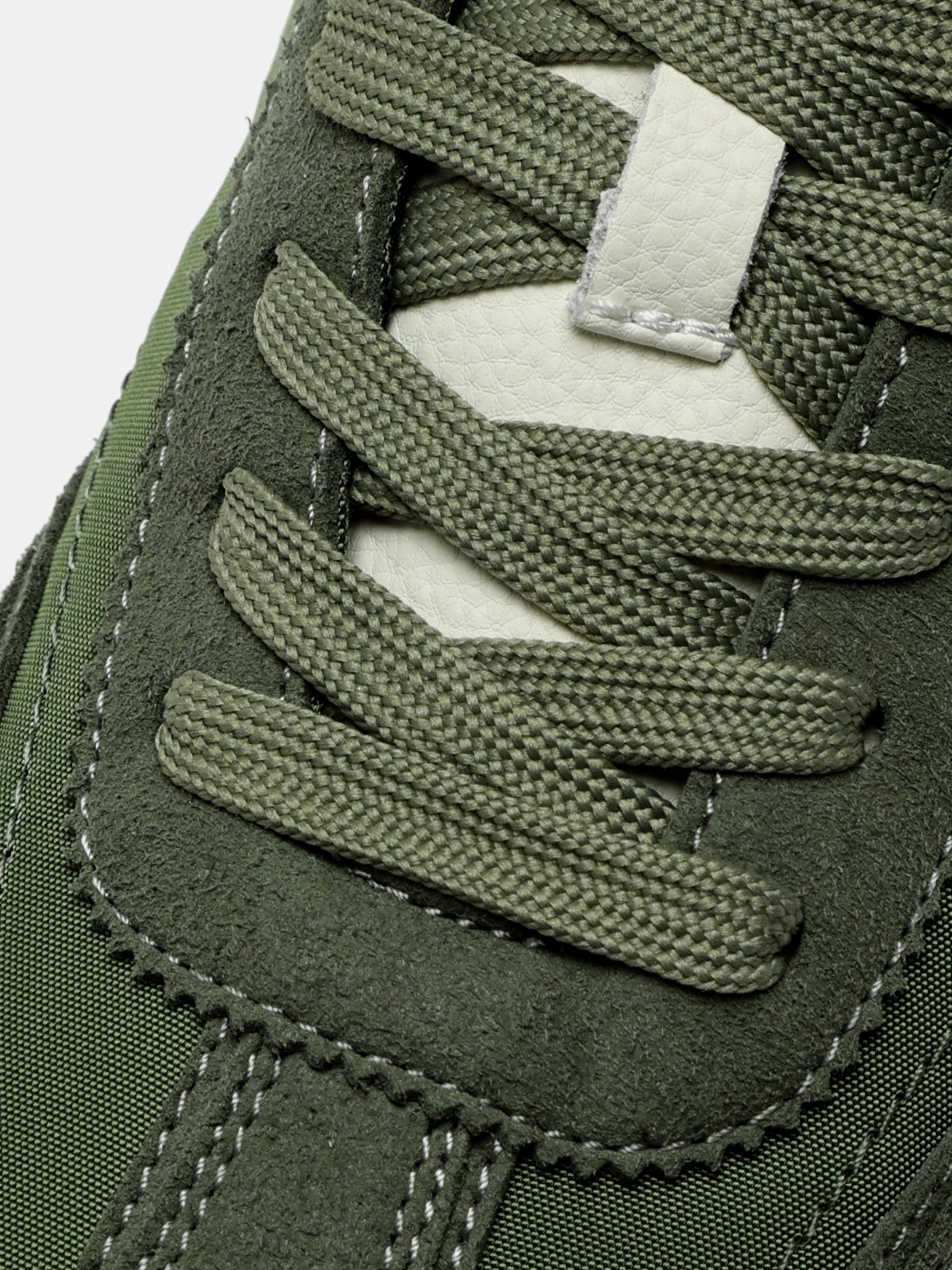 Sneakers | Stinger Basil