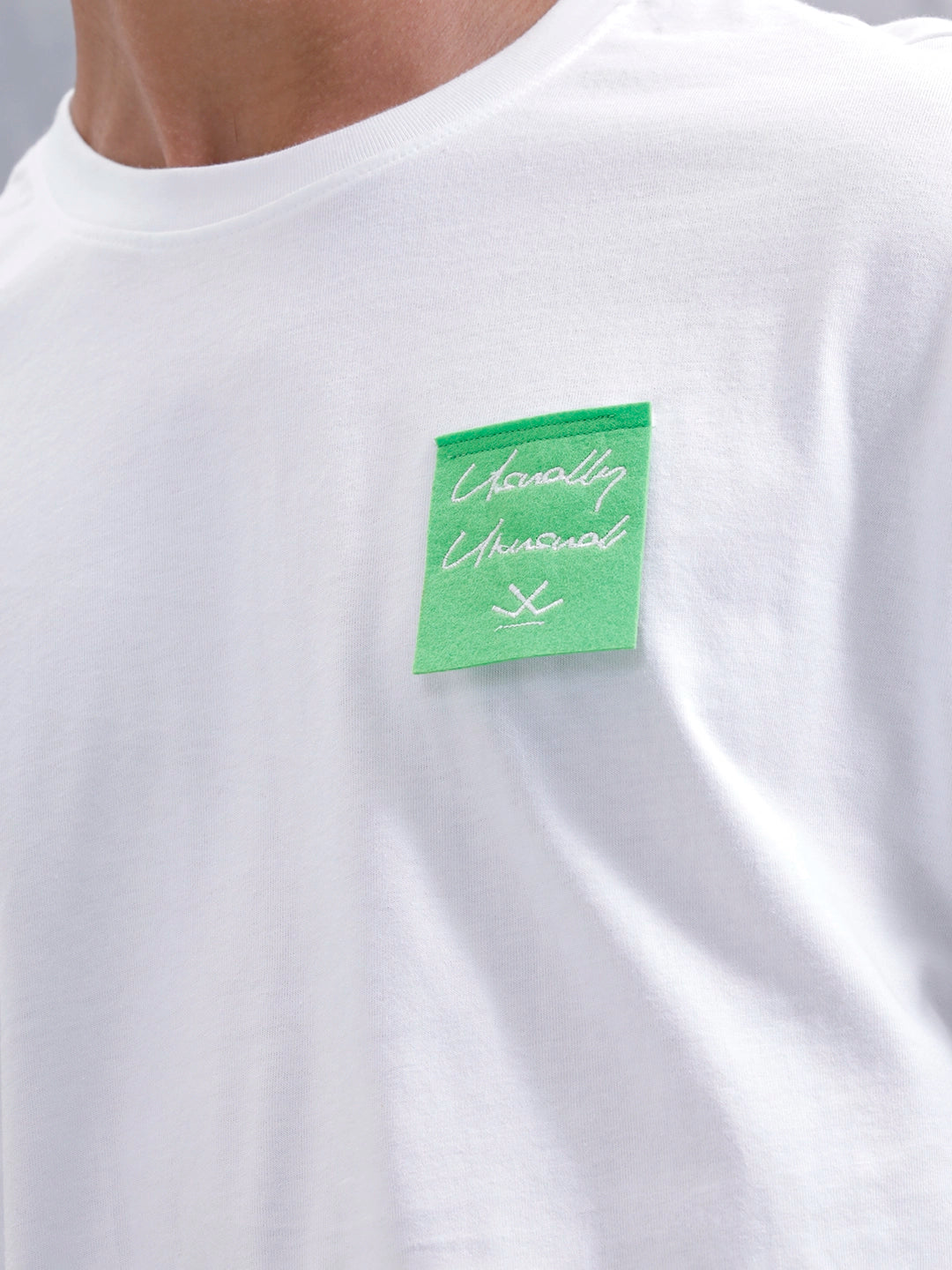 Men’s Casual Oevrsized Fit T-Shirt With Fe Patch | White