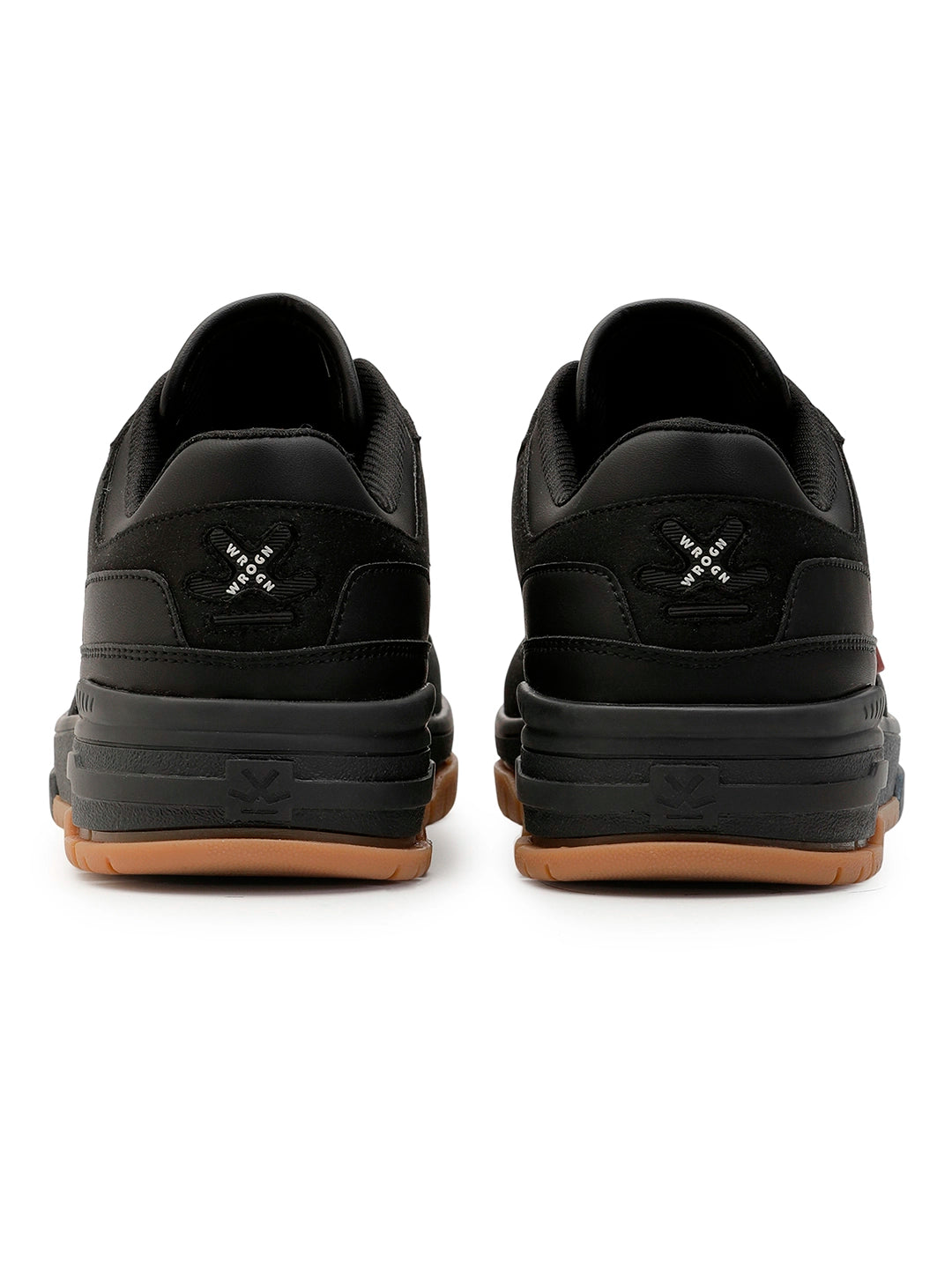 Sneakers  |  Greyhound Apex