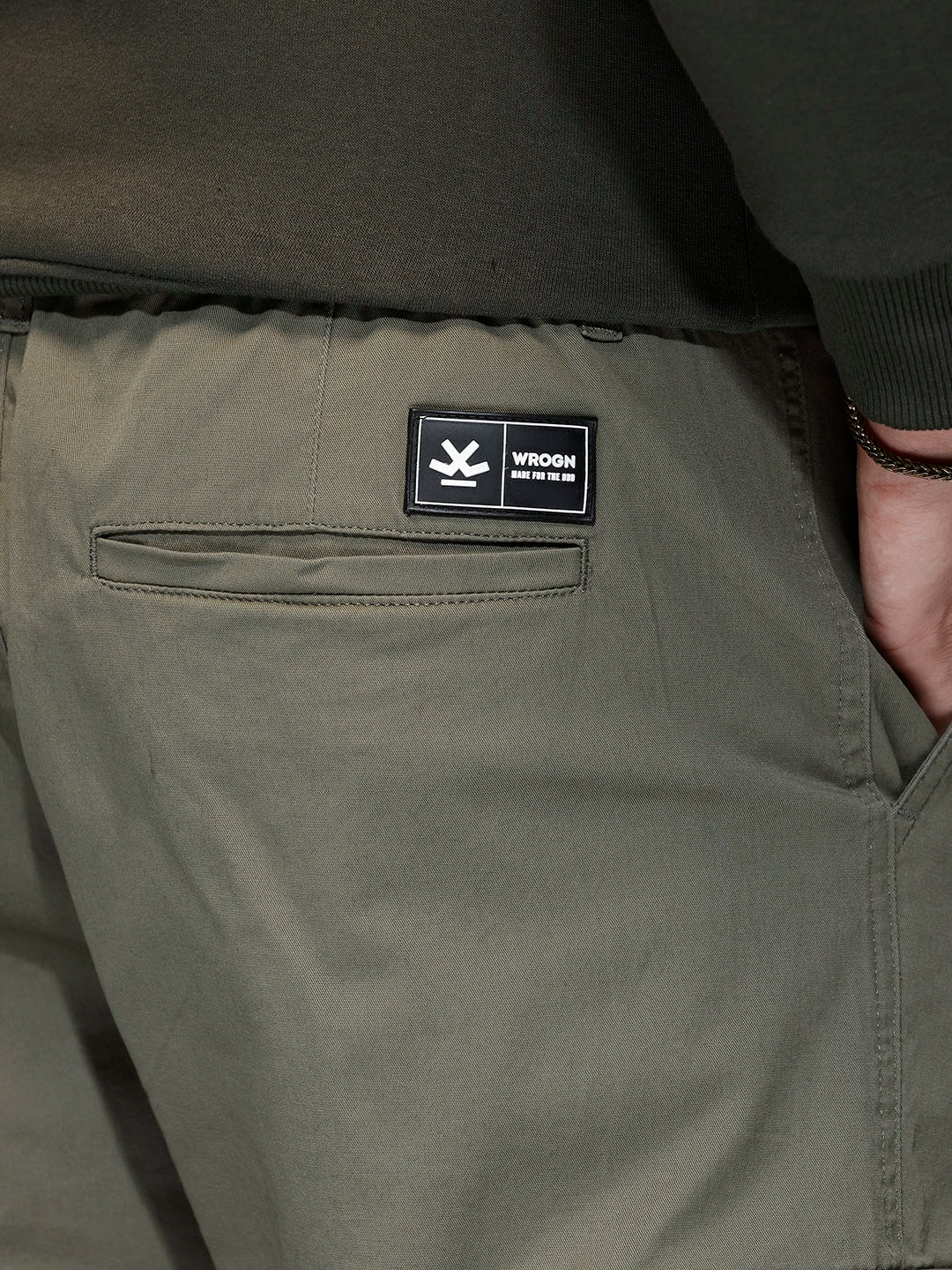 Men's straight fit trouser with cargo pockets | Olive