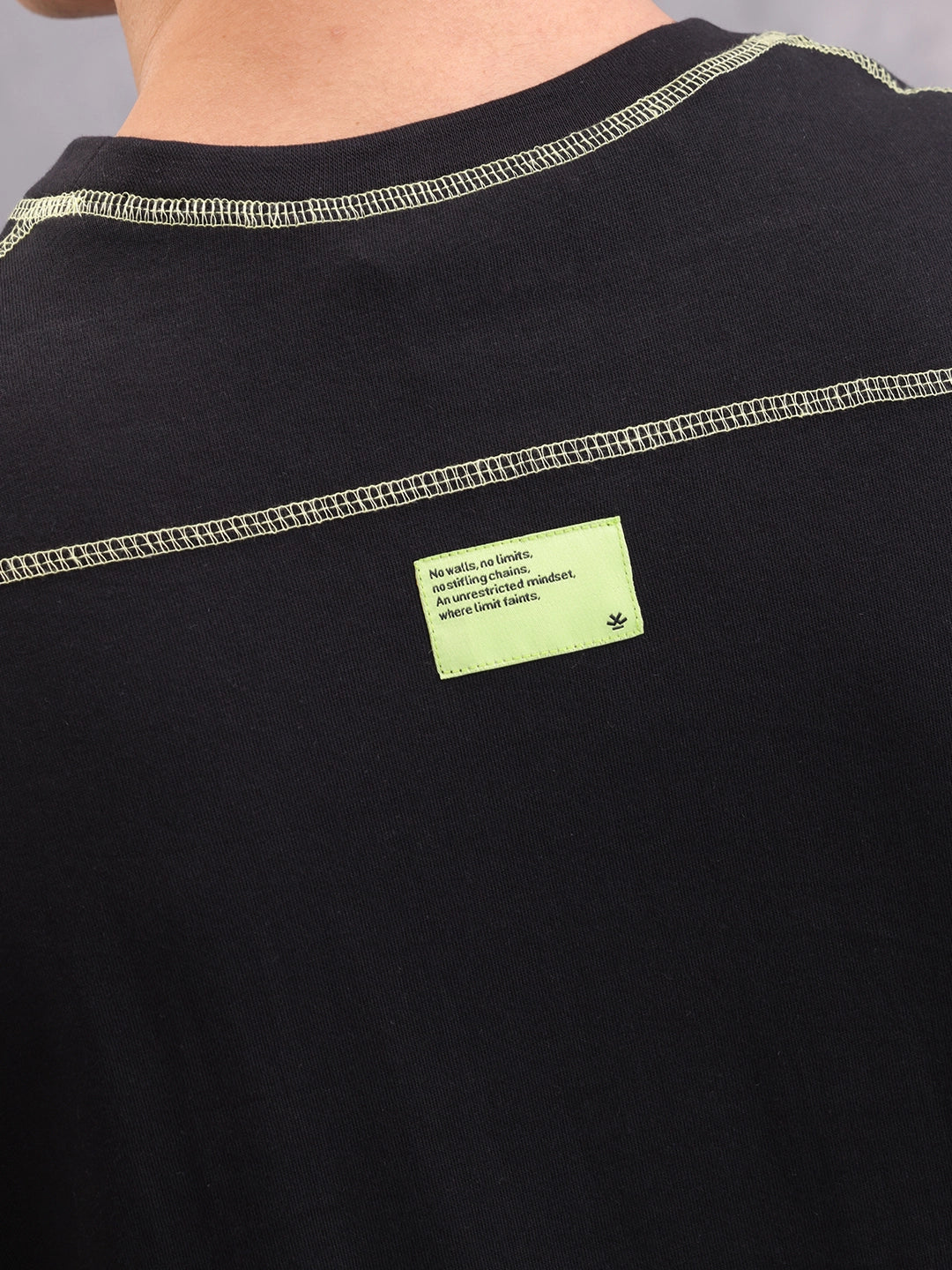 Contrast Detail Oversize T-Shirt I Black