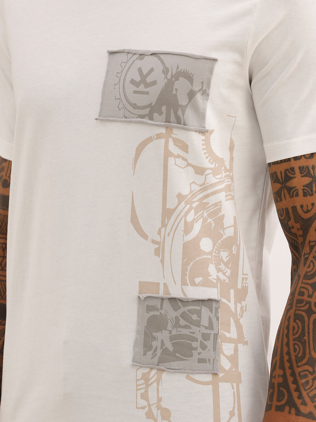 Slim Fit Patch Detail T-Shirt | Off White | WTS02HSSL1583S