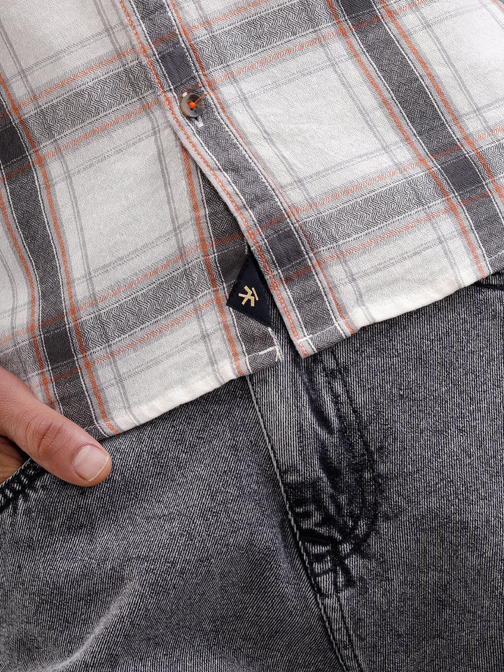 Dobby Textured Shirt In Slim Fit | White