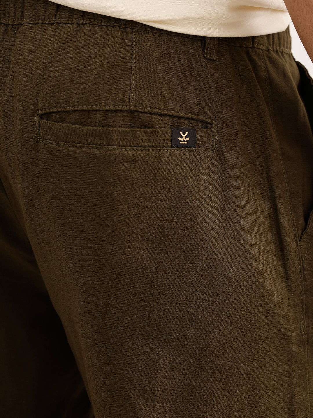 Classic Solid Slim Fit Pleated Shorts | Olive