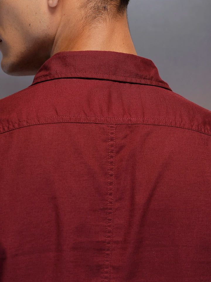 Men's solid shirt with clean tailoring and comfort fit | Wine