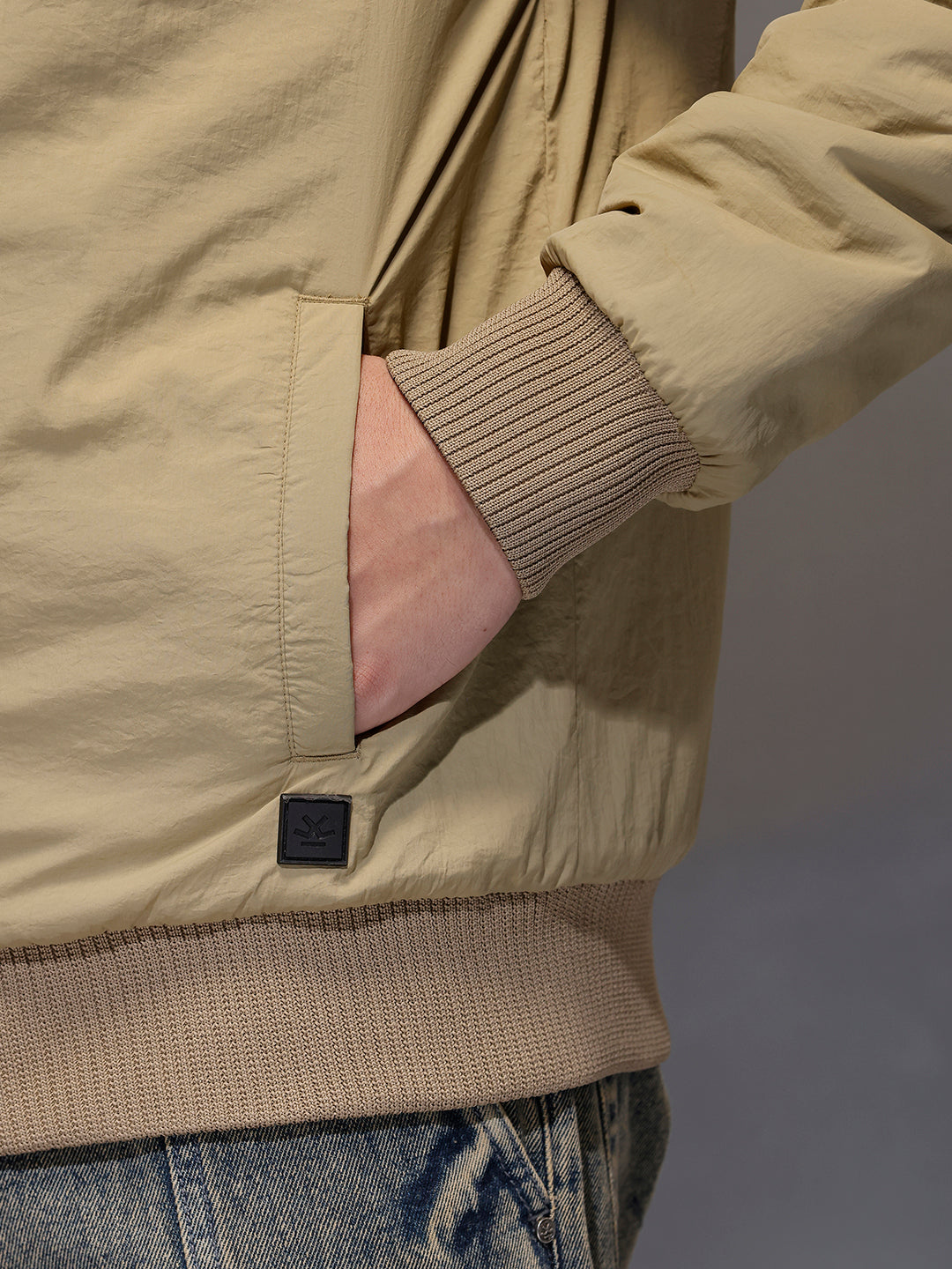 Men's Slim Fit Zip-up Nylon Jacket with Bottom Rib  |  Olive