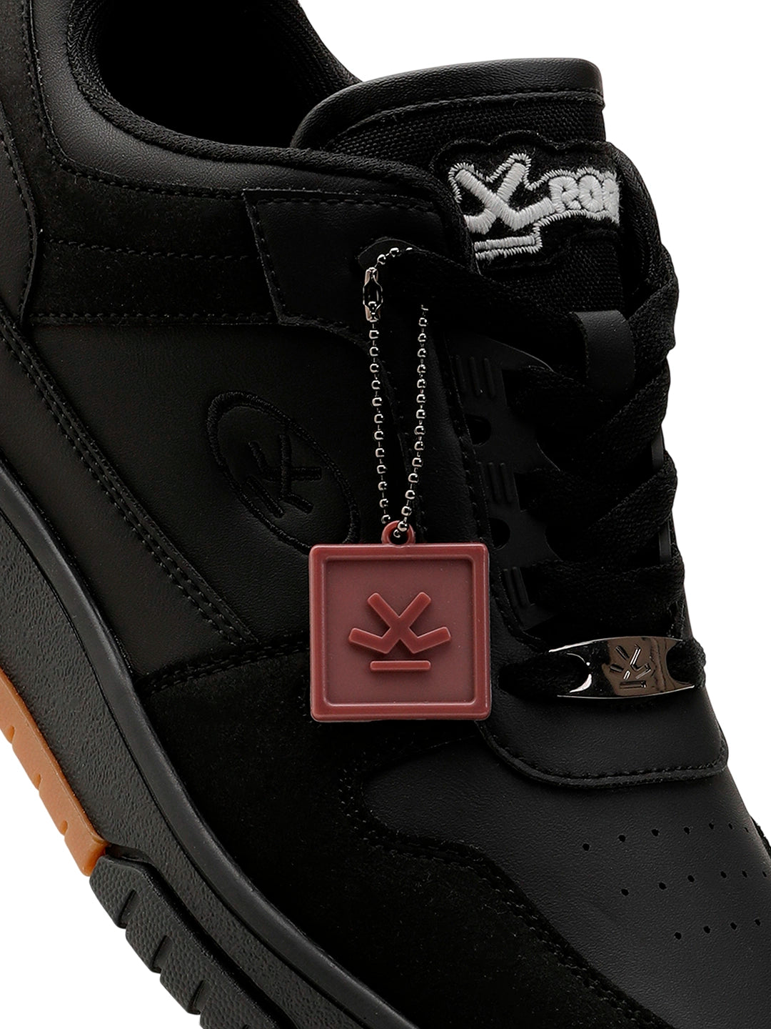 Sneakers  |  Greyhound Apex
