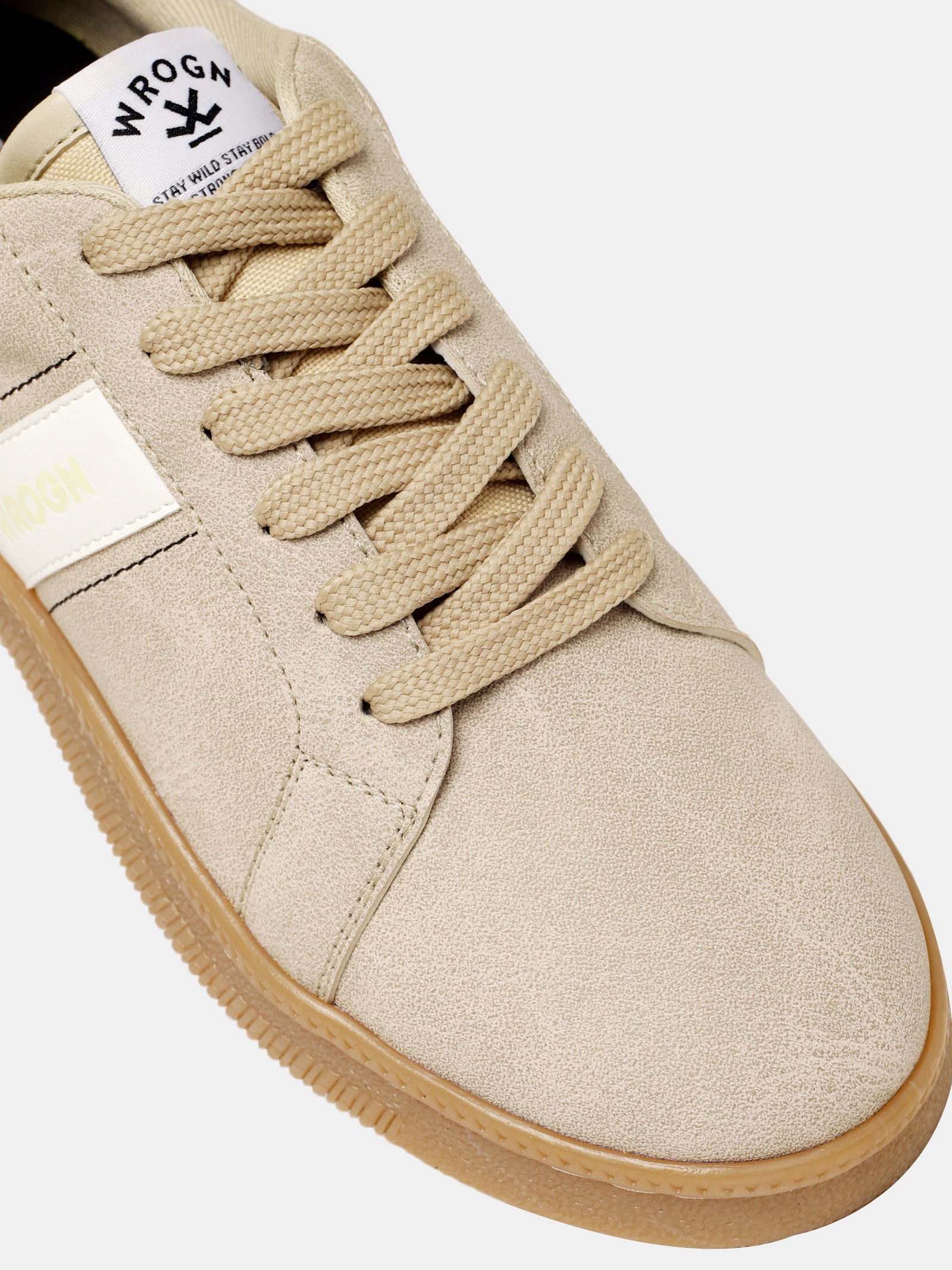 Sneakers  |  Gimlet Claymore