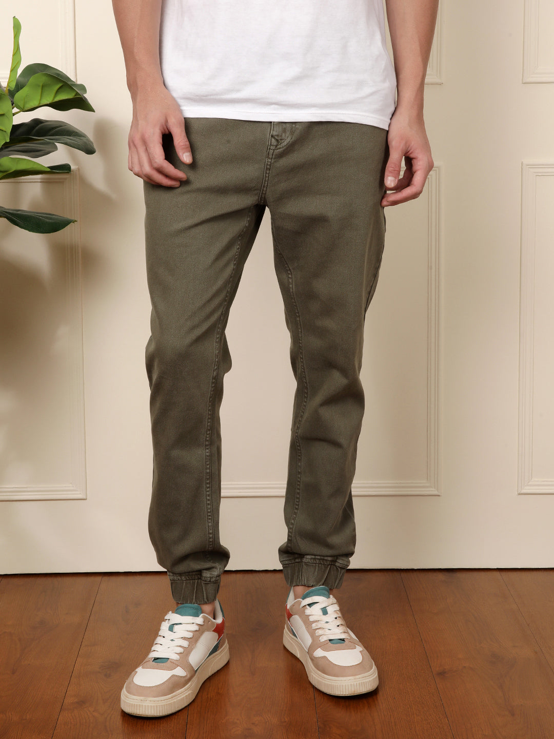 Jogger Fit Denim Jeans in Olive