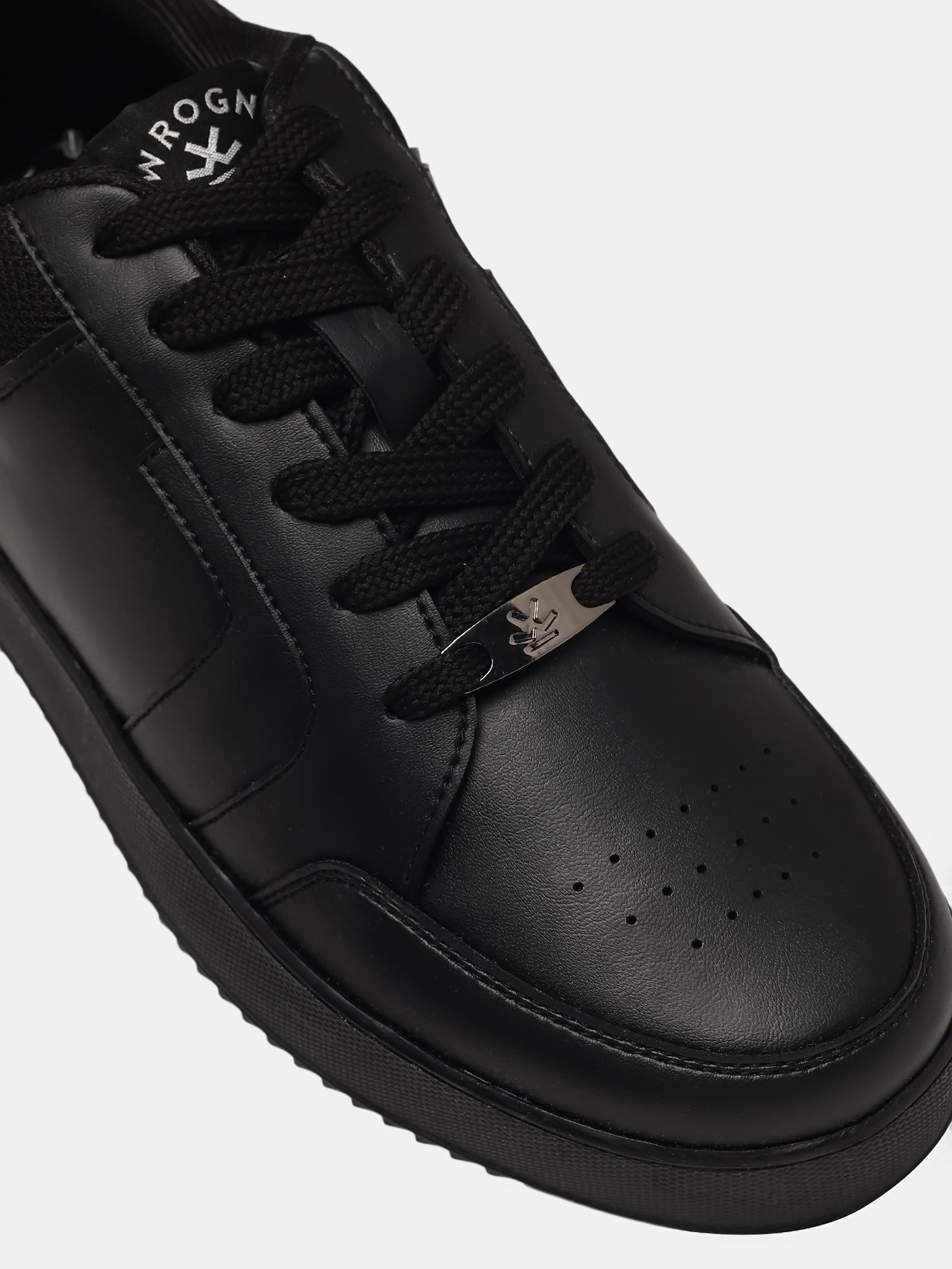 Sneakers  |  Bramble Shadowcraft